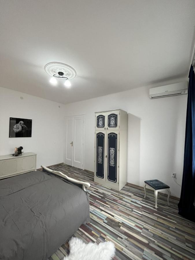 Ni Center Retro Apartment מראה חיצוני תמונה